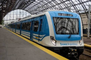 Demoras y cancelaciones complican a tres líneas de tren