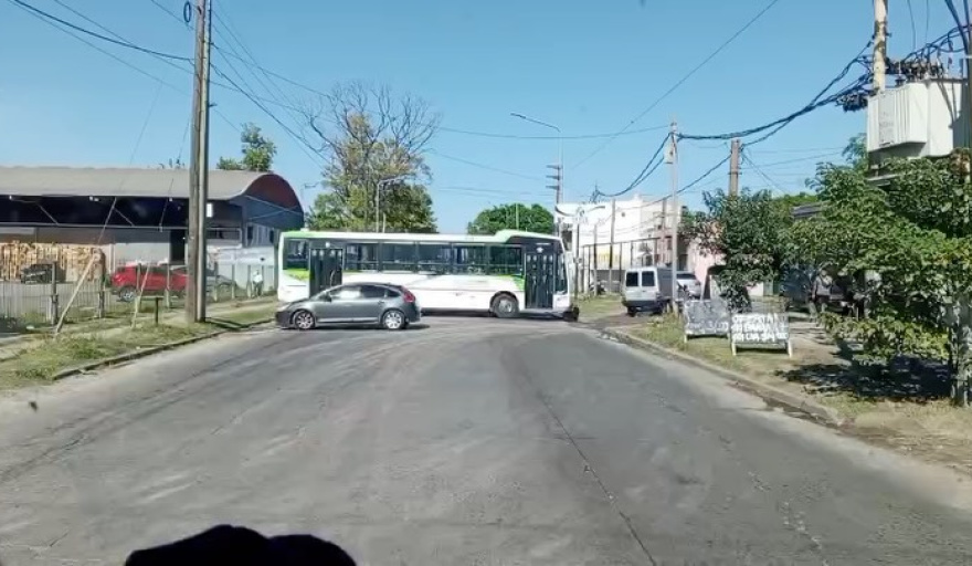 Colectivos abandonados colapsaron Varela