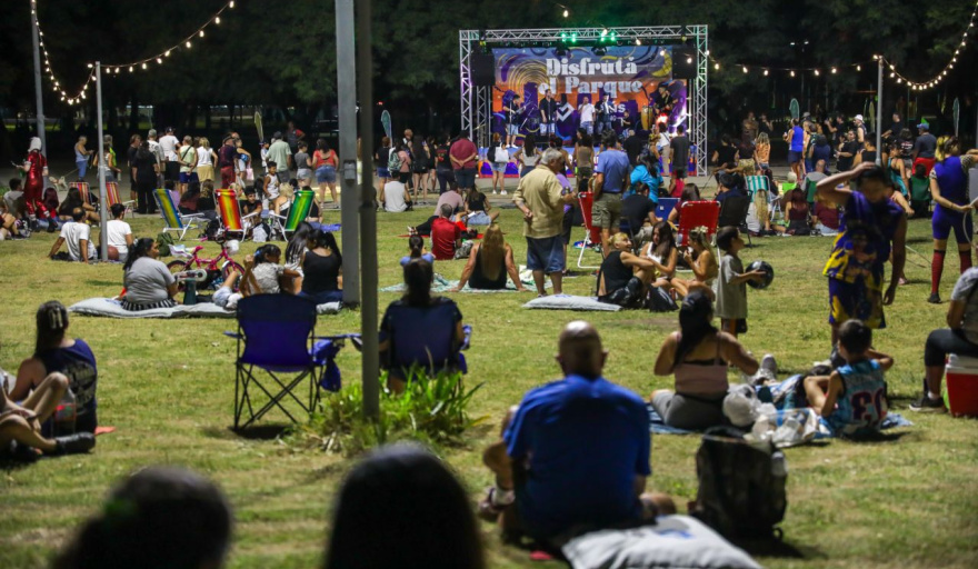 Noches en el parque: música, cine y comida al aire libre