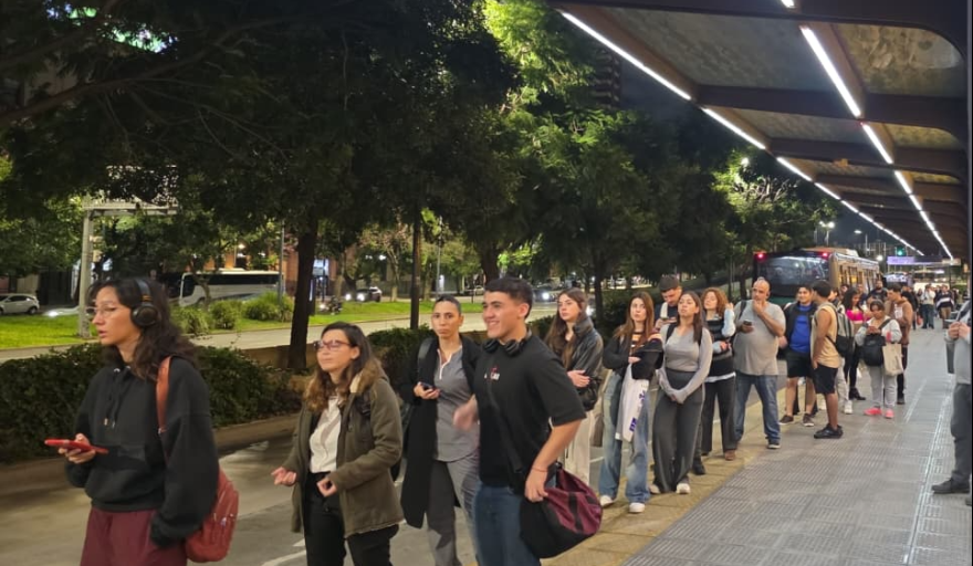 Colectivos: acuerdo contrarreloj y promesa de normalización